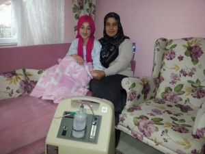 (Özel) 17 Yaşındaki Dilek Okuduğu Kitapla Hayata Tutunuyor