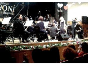 Kemancıdan Senfoni Konserinde Evlenme Teklifi