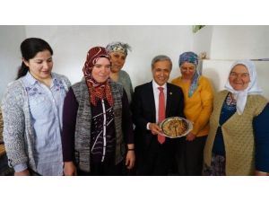 Ak Parti Milletvekili Yurttaş, Üzümlü Katmeri Beğendi