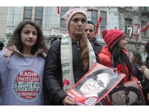 Mersin’de Öldürülen Üniversiteli Genç Kız İçin Protesto Gösterisi