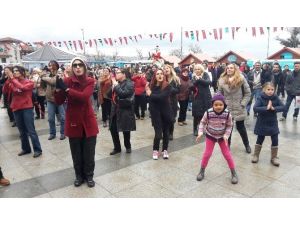 Kadına Karşı Şiddete Karşı Dans Ettiler