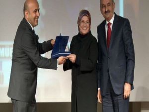 Bakan Müezzinoğlu’ndan Eşine 14 Şubat Sevgililer Günü Jesti