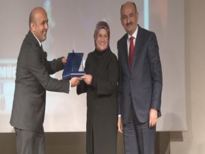 Bakan’dan Eşine ’14 Şubat’ Jesti