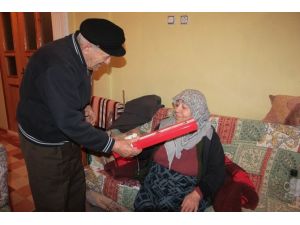 Bu Aşk Yarım Yüzyılı Geçti