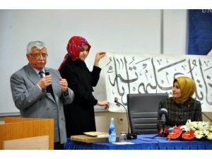 Sare Davutoğlu Üniversite Ziyaretinde