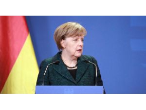 Merkel’in Partisi Oy Kaybetti