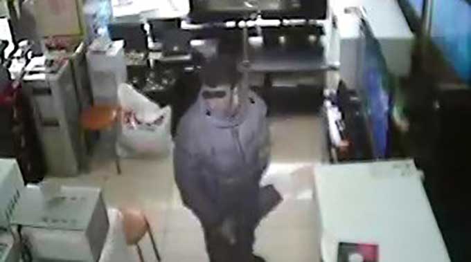 Cep Telefonu Hırsızı Kamerada  