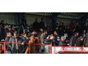 Hakeme Küfreden Taraftara 1 Yıl Men Cezası