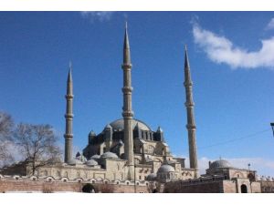 Selimiye Cami’nin Yeni Jeneratör Sistemi Kuruluyor