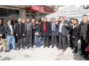 Mersinli Gazeteciler Özgecan İçin Siyah Kurdele Kampanyası Başlattı