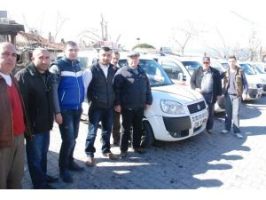 Dolmuşçular Özgecan İçin Araçlarına Siyah Kurdele Bağladı