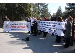 Edirne’de Sağlıkçılardan Özgecan Eylemi