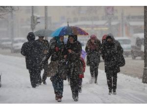 Kayseri’de Yoğun Kar Yağışı Etkili Oldu
