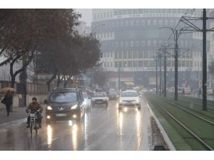 Gaziantep Güne Kar Ve Yağmurla Uyandı