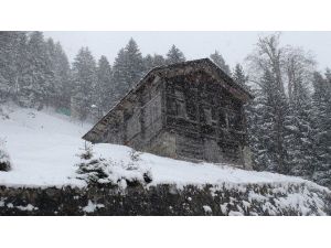 Kayan Aracı Tutmaya Çalıştılar