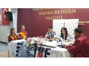 Beşiktaş Aşkı Nikah Masasına Da Yansıdı