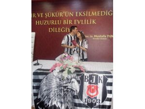 Beşiktaş Aşkı Nikah Masasına Yansıdı