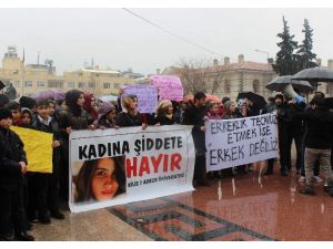 Kilis’te Öğrenciler Özgecan İçin Yürüdü