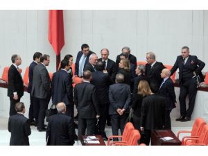 Meclis Genel Kurulunda İç Güvenlik Paketi Gerginliği Sürüyor