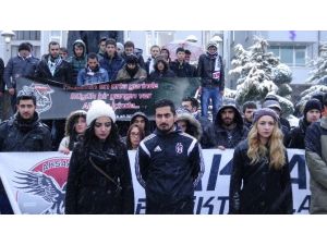 Beşiktaş Taraftarı Özgecan İçin Yürüdü