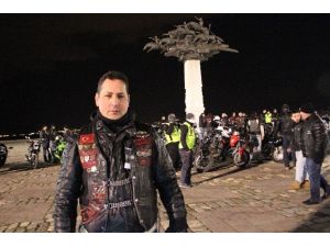 İzmir’de Motorcular Özgecan İçin Toplandı
