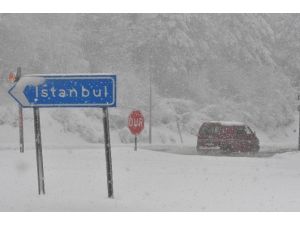 Bolu Dağı’nda Kar Yağışı Devam Ediyor
