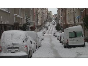 İstanbul’da Kar Kalınlığı 70 Santimetreye Ulaştı