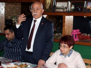 Antalyalı Aday Adayı Projelerini Meyhanede Düzenlediği Basın Toplantısında Anlattı