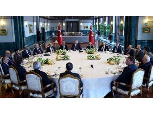 Cumhurbaşkanlığı Sofrası’nda Gündem ‘Başkanlık Sistemi’