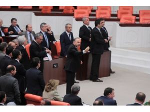 Genel Kurul Gergin Açıldı