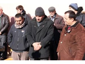 Yurtta Ölü Bulunan Lise Öğrencisi, Son Yolculuğuna Uğurlandı