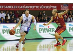 Anadolu Efes Aslan Tanımadı