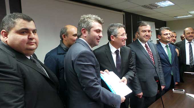 Mustafa Poyraz adaylık başvurusunu yaptı