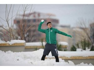 İdmanda Kartopu Savaşı