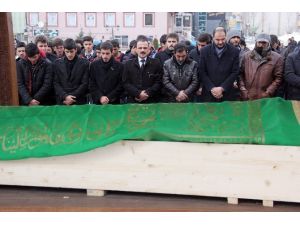 Muhsin Yazıcıoğlu’nun Annesi İçin Gıyabi Cenaze Namazı Kılındı