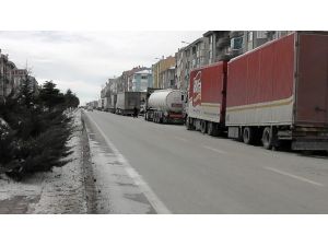 Kulu’da Araçlar Yolların Açılmasını Bekliyor