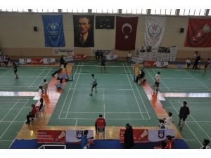19 Yaş Balkan Badminton Şampiyonası Karaman’da Başladı