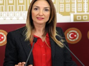 Aylin Nazlıaka’ya Kötü Haber Eşi De ...