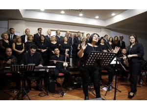 Türküler İzmir’den Yankılandı