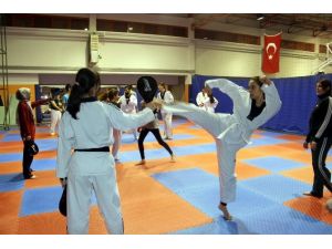 Şimdi Erkekler Düşünsün