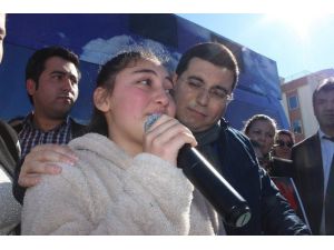 Gözü Yaşlı Küçük Kızın Kadına Şiddet İsyanı