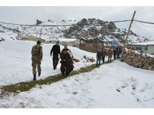 Mehmetçik 1.5 Yaşındaki Çocuk İçin Seferber Oldu