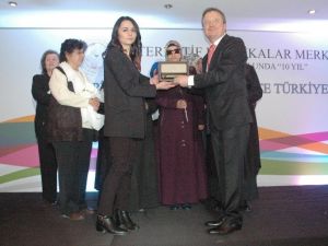 Alternatif Politikalar Merkezi’nden Tgrt Haber Ve İha Ankara Temsilcisi Batuhan Yaşar’a Ödül