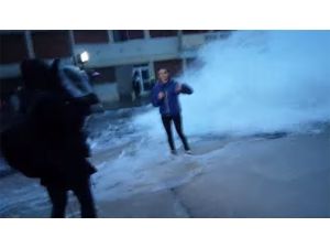 Kadın Muhabir Neye Uğradığını Şaşırdı !