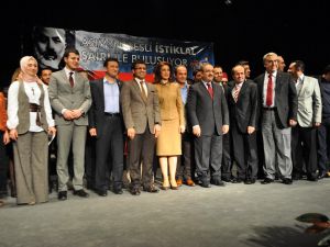 Ak Partili Gençler Milli Şairi Anma Gecesi Düzenledi