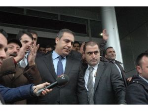 Hakan Fidan, Ak Parti Ankara İl Başkanlığı’nı Ziyaret Etti