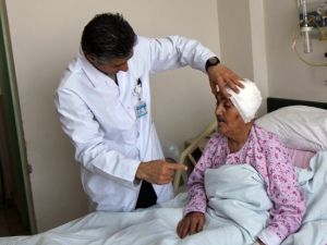 Ameliyatla Beyin Tümöründen Kurtuldu