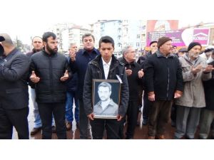 Çakıroğlu İçin Gıyabi Cenaze Namazı Ve Yürüyüş