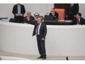 Meclis Yine Karıştı