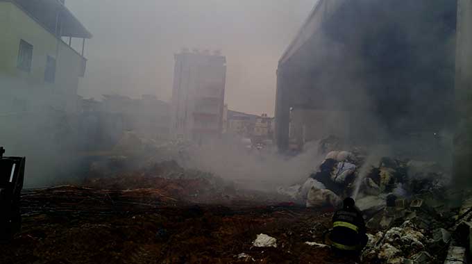 ÇIRÇIR FABRİKASINDA YANGIN